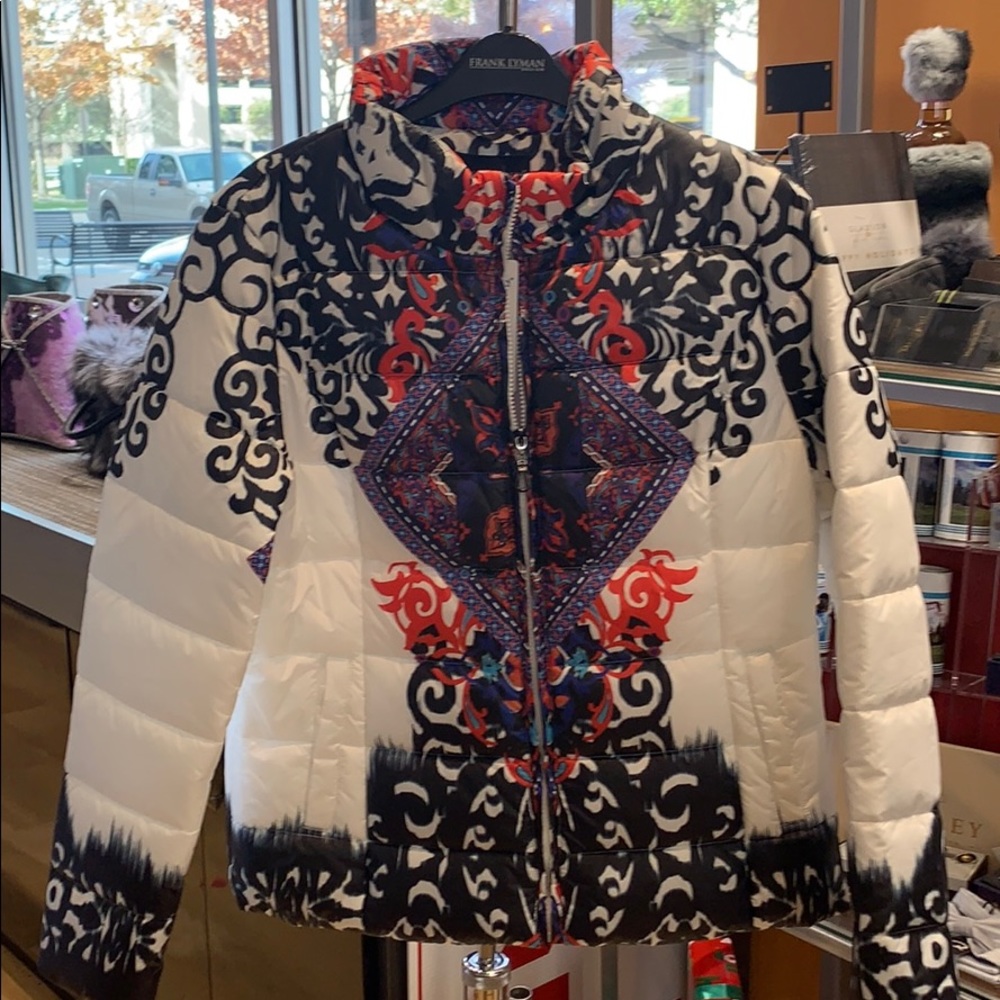 Frank Lyman Modern Woven jacket